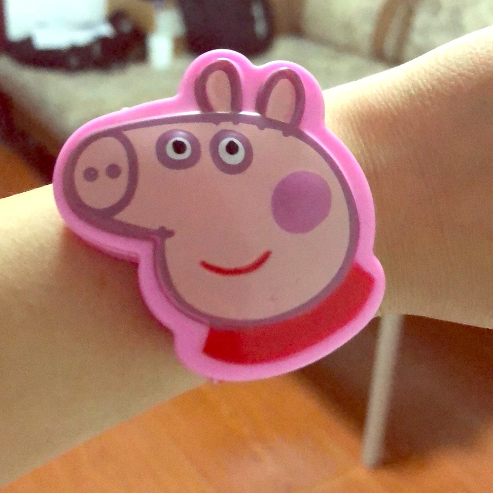Peppa Pig ‘watch’ candy holder accessory. Fun!